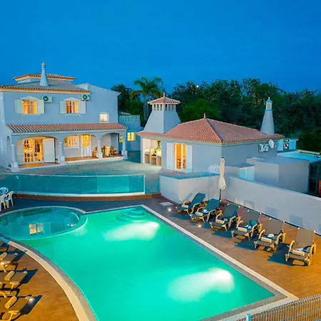 Βίλα Dubai - Com Piscina Aquecivel E Bbq - *